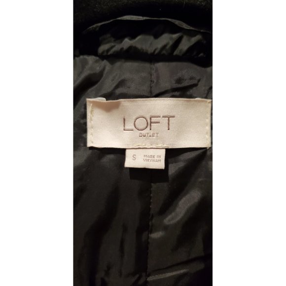 LOFT Black Winter Vest - Picture 2 of 3